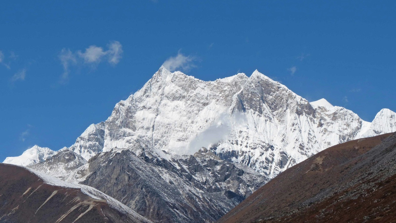 Gangkhar Puensum Dağı