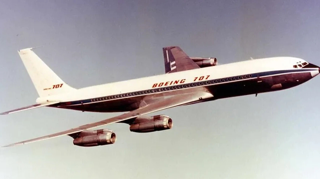 902 sefer numaralı B-707 tipi uçağı