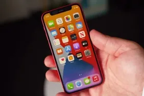 iphone-12-kucuk-yenilenmis-haliyle-geri-geliyor-Jjwes911.jpg