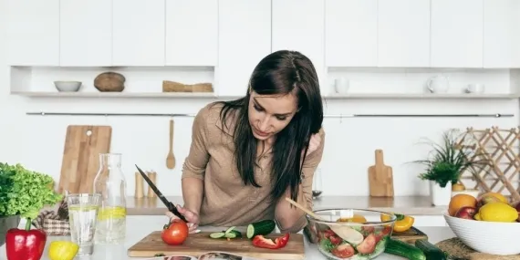 Yemek yapmaya üşenenler, gözünde dev gibi büyütenler buraya!