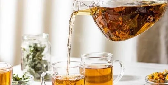 Günde bir bardak papatya çayı ile rahatlamanın keyfini sürün!