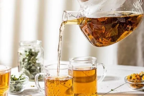 Günde bir bardak papatya çayı ile rahatlamanın keyfini sürün!