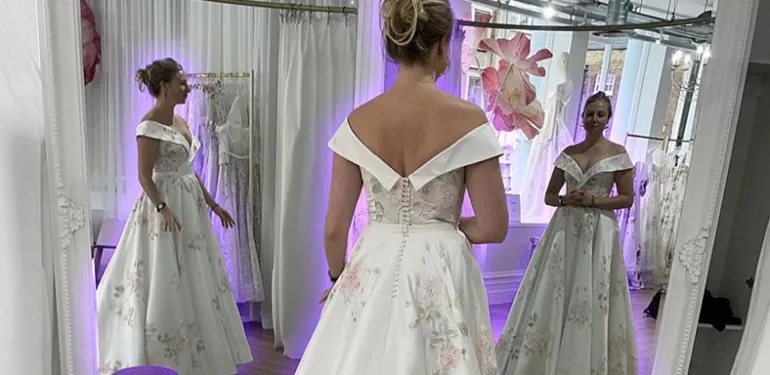 Viral Olan Bu Gelinlik Fotoğrafındaki iPhone Kaynaklı Gariplik Tam Olarak Neyin Nesi?