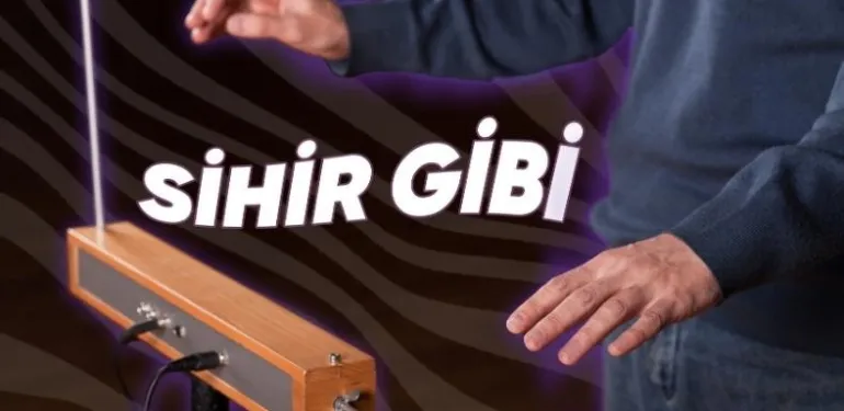 “Yanlışlıkla” İcat Edilen “Theremin” İsimli Bu Enstrüman, Dokunulmadan Çalınabiliyor: Yeterli de Nasıl?