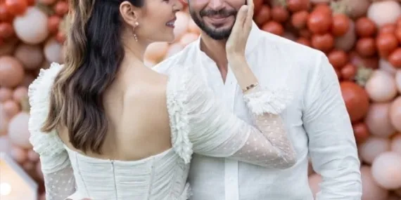 Yıldız Çağrı Atiksoy ve Berk Oktay’dan bebek müjdesi!