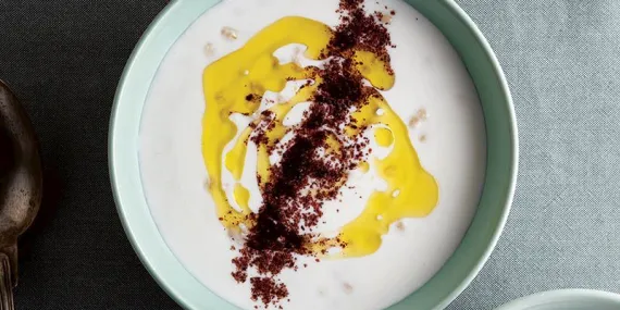 Acı biberli ayran çorbası