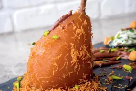 baharatli-armut-yogun-cikolatali-sos-ve-kitir-kadayif-ile-9tkOcQml.jpg