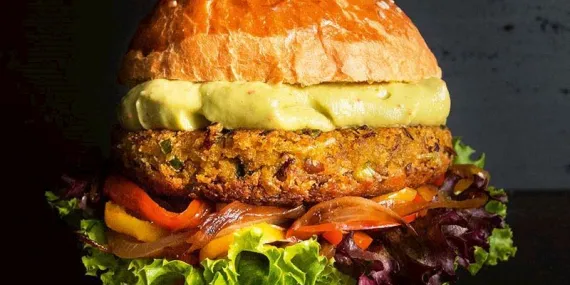 Bal kabaklı sebzeli vegan burger