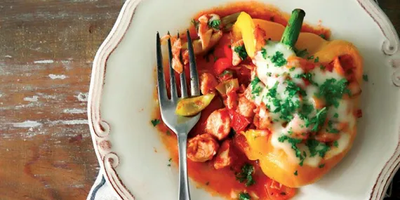 BİBER ÇANAĞINDA KAŞARLI TAVUK SOTE