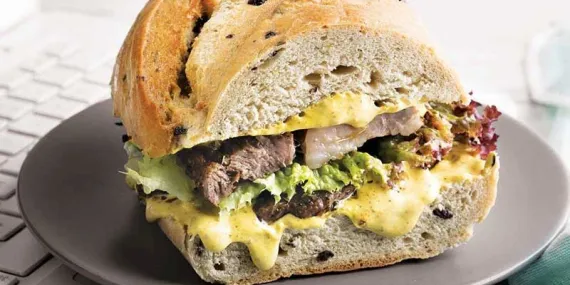 BİFTEKLİ SANDVİÇ