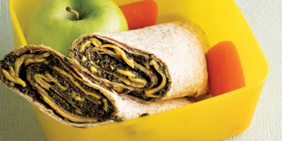 ÇEDARLI TORTİLLA, YEŞİL ELMA VE HAVUÇ