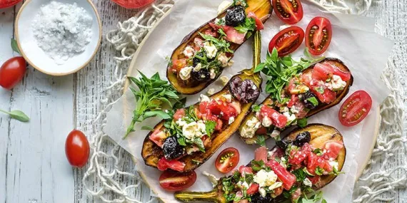 Domates salsalı patlıcan kayıkları