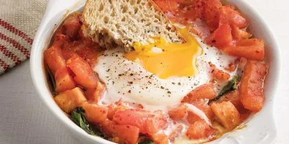 DOMATES VE ISPANAKLI YUMURTA