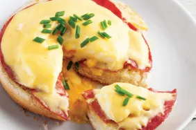 egg-benedict-MMWdaycy.jpg