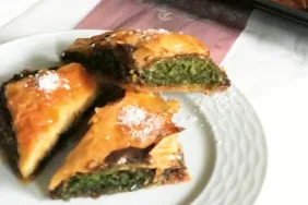 ispanak-kekli-baklava-LFREvRyk.jpg