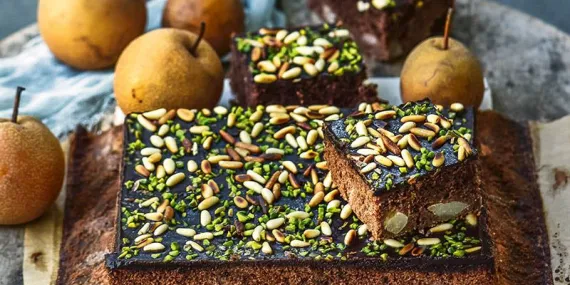 Kahve kremalı armutlu pasta