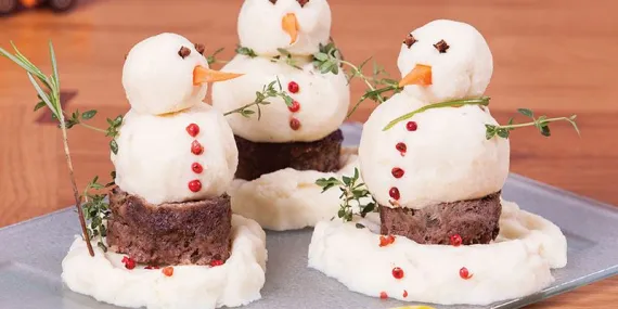 KÖFTE VE PATATES PÜRESİNDEN KARDAN ADAM