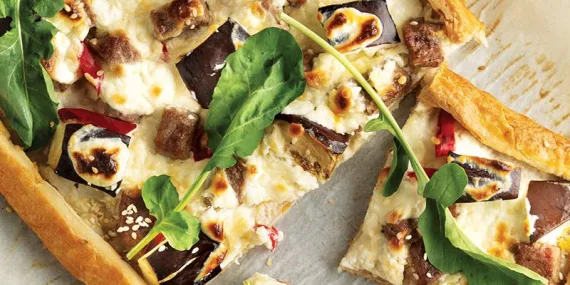 KUZU ETLİ, PATLICANLI VE ROKALI TART