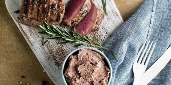 KUZU SIRTI VE SİYAH FASÜLYE EZMESİ