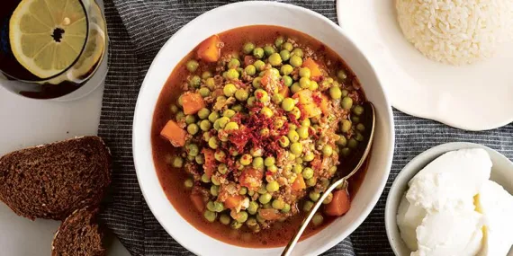 Lübnan usulü kıymalı bezelye güveç