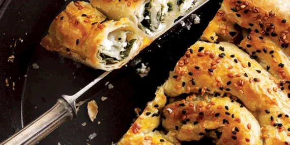 MİLFÖYDEN ISPANAKLI KOL BÖREĞİ