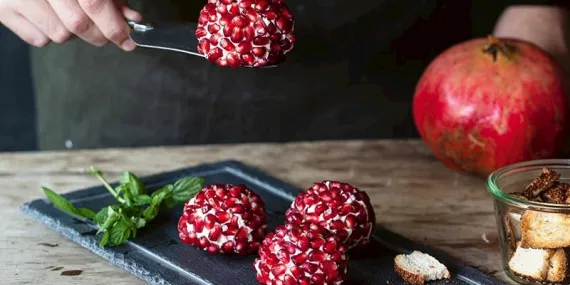 Nar topundan peynir mezesi