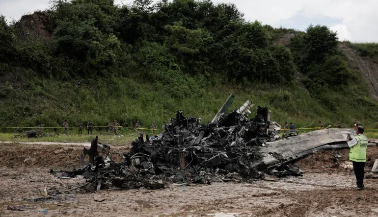 Nepal’de Bir Yolcu Uçağı Düştü: Uçaktan Bir Tek Pilot Sağ Çıktı