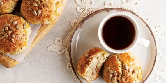 Otlu ve peynirli poğaça