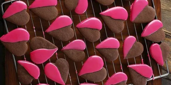 Pembe Glazürlü Kalp Kurabiye