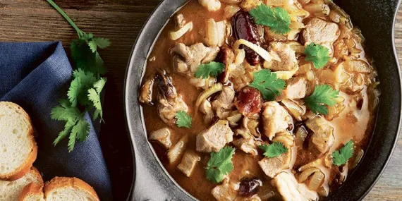 Rezeneli ve hurmalı kuzu tagine