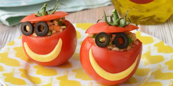 SEBZELİ BULGUR PİLAVI DOLGULU DOMATESLER