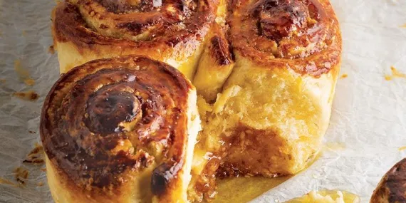 Susamlı ve hurmalı çörekler