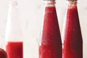 tek-kullanimlik-gazoz-sisesinde-domates-suyu-aMVISkq8.jpg