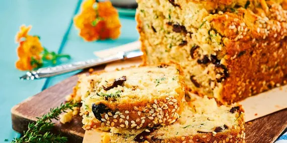 Zeytinli-Hellimli tuzlu kek