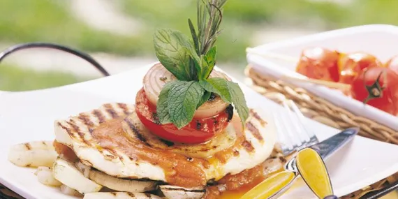 Acı soslu baharatlı piliç