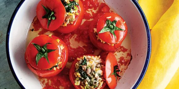Arpa Şehriyeli Domates Dolması