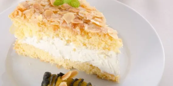 Bienenstich (Arı Sokması Pastası)