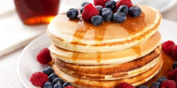 Çikolatalı Orman Meyveli Pancake