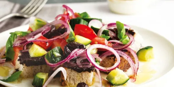 Domatesli Panzanella