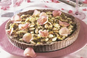 gul-aromali-cikolatali-tart-iPdBnumO.jpg