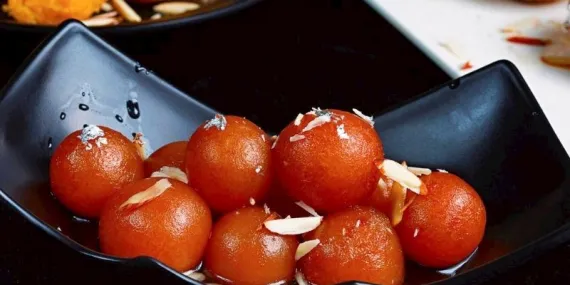 Gulab Jamun (Hint Tatlısı)