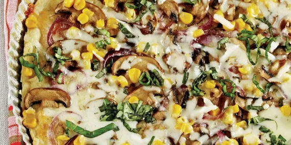 Mantarlı ve soğanlı çıtır pizza