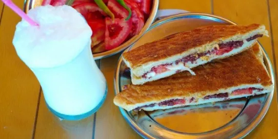 Susurluk Ayranı Ve Tostu