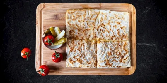 Tahinli Ispanaklı Sac Böreği