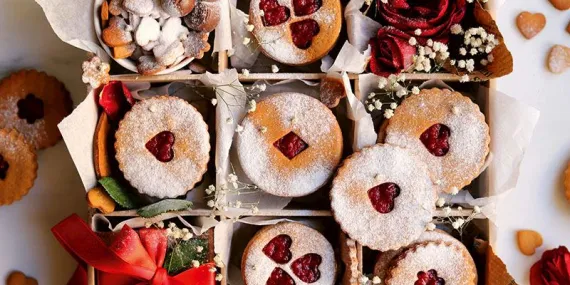 Tarçın kokulu ve marmelatlı kurabiyeler